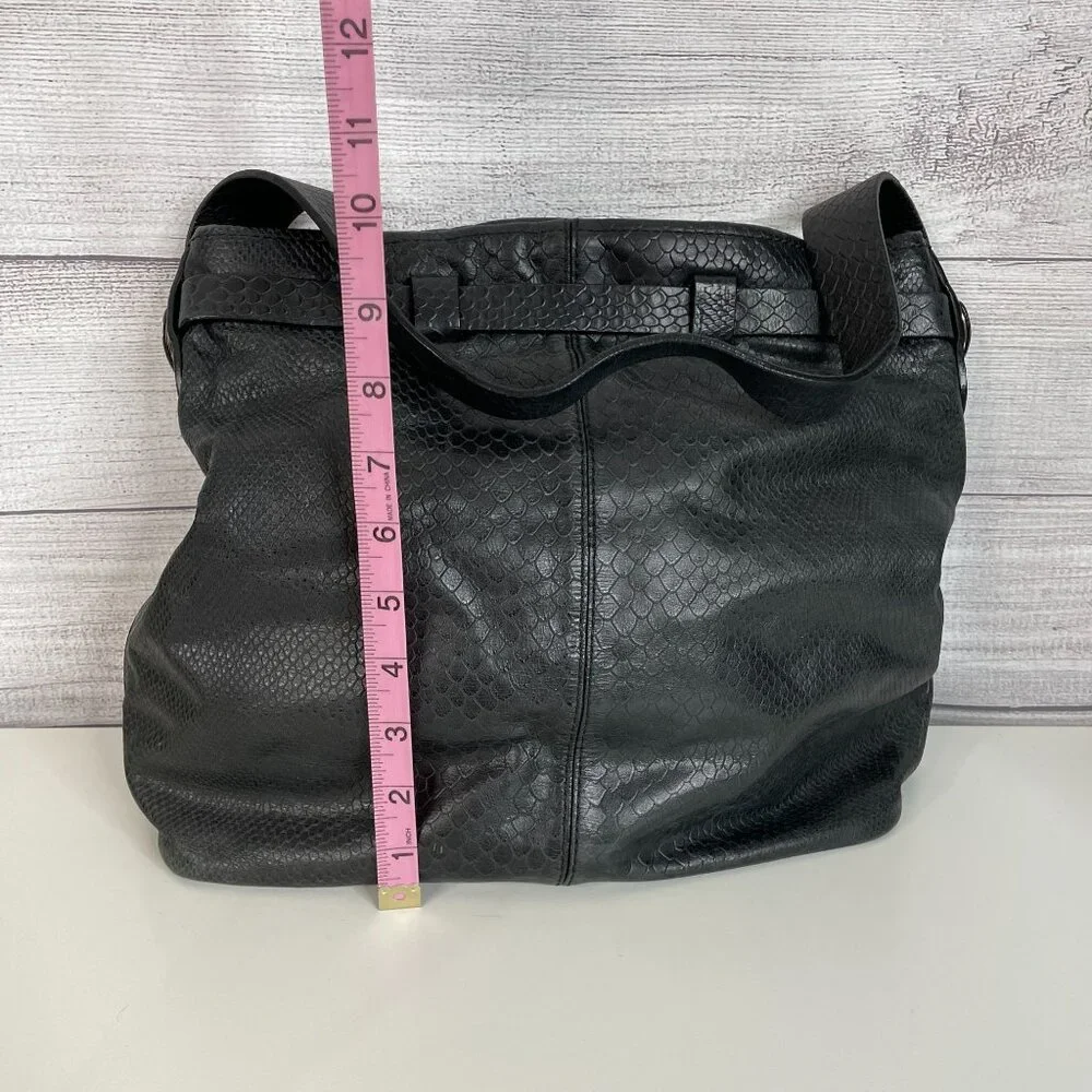 Cole‎ Haan City Chic Leather Edgy Embossed SNAKESKIN Hobo Handbag Black Pockets